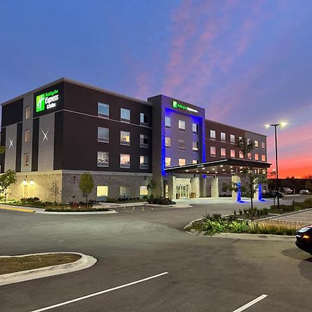 Holiday Inn Express & Suites Chicago Schaumburg By Ihg Exterior photo