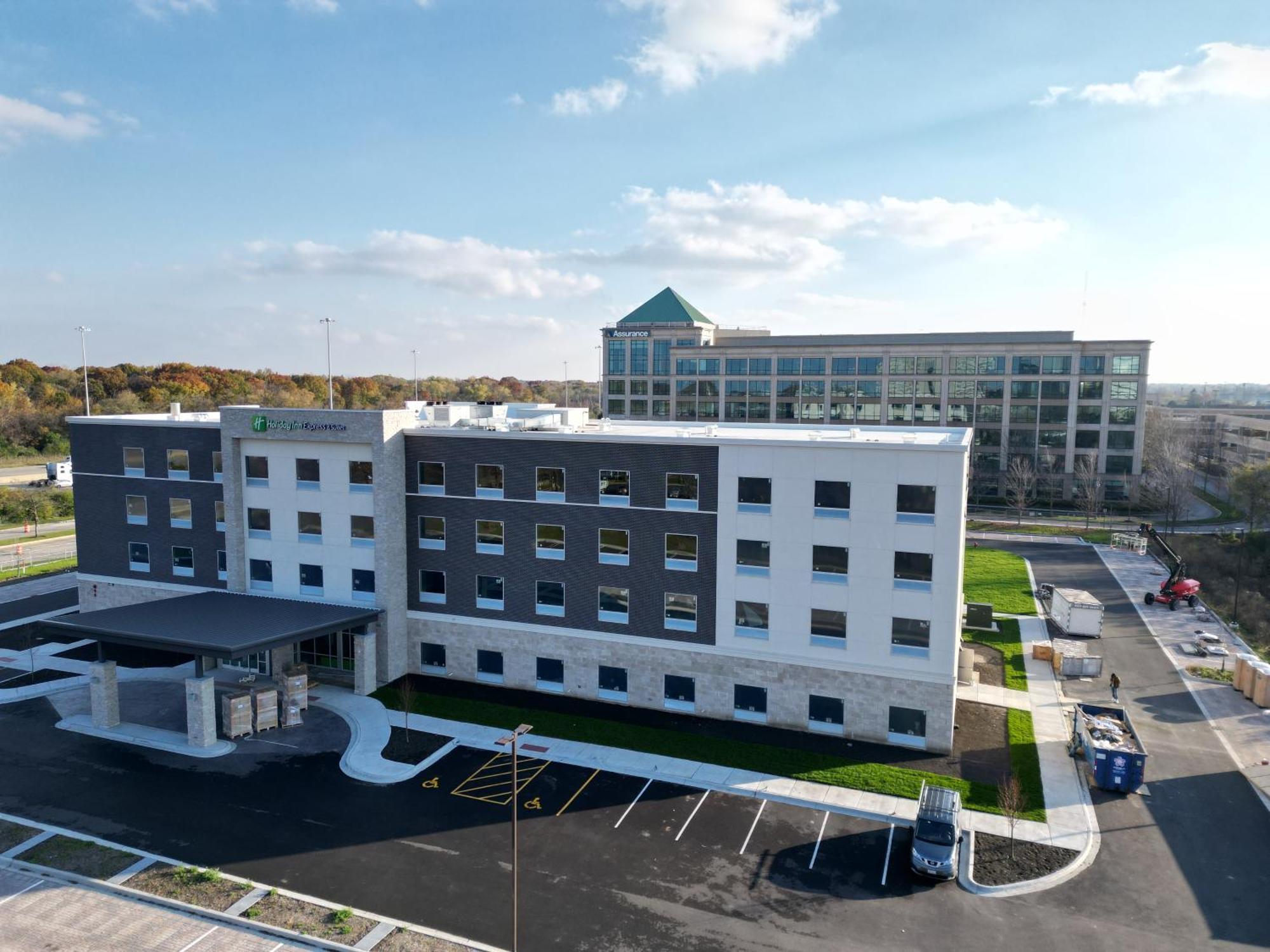 Holiday Inn Express & Suites Chicago Schaumburg By Ihg Exterior photo