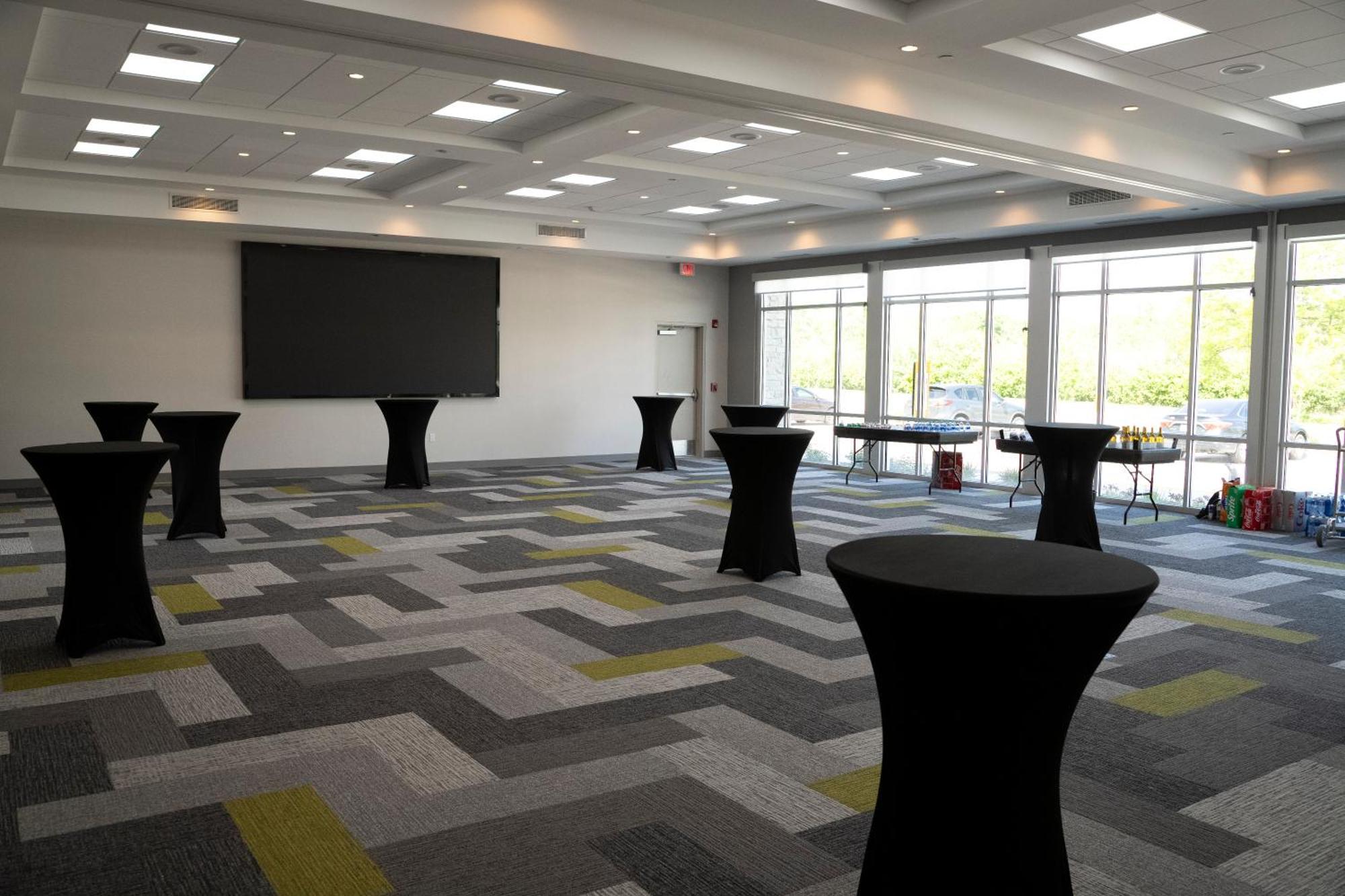 Holiday Inn Express & Suites Chicago Schaumburg By Ihg Exterior photo